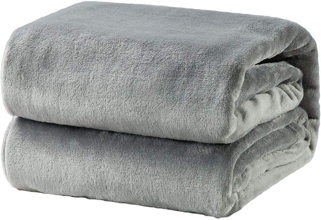 Bedsure Lightweight Fleece Blanket