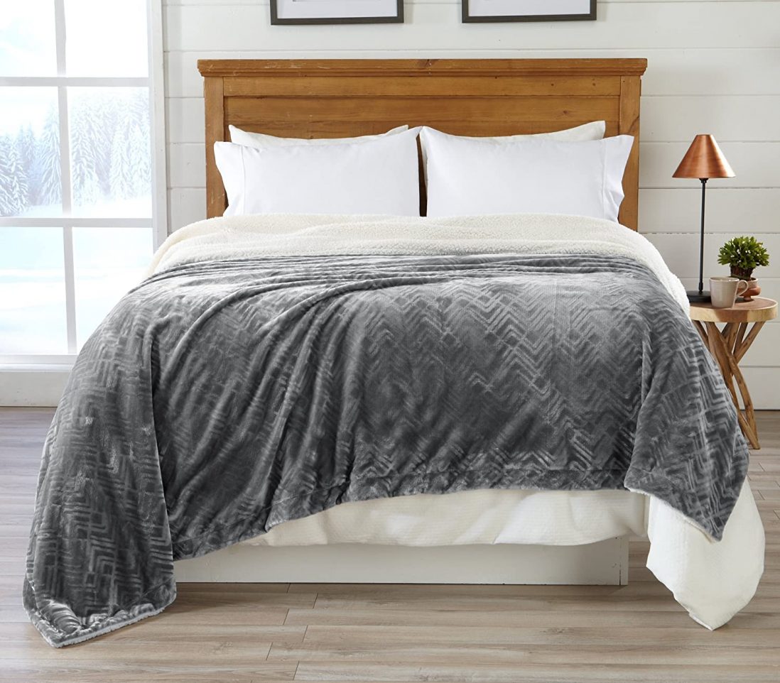 Home Fashion Designs Reversible Blanket